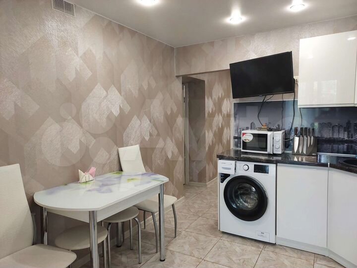 2-к. квартира, 56 м², 2/3 эт.