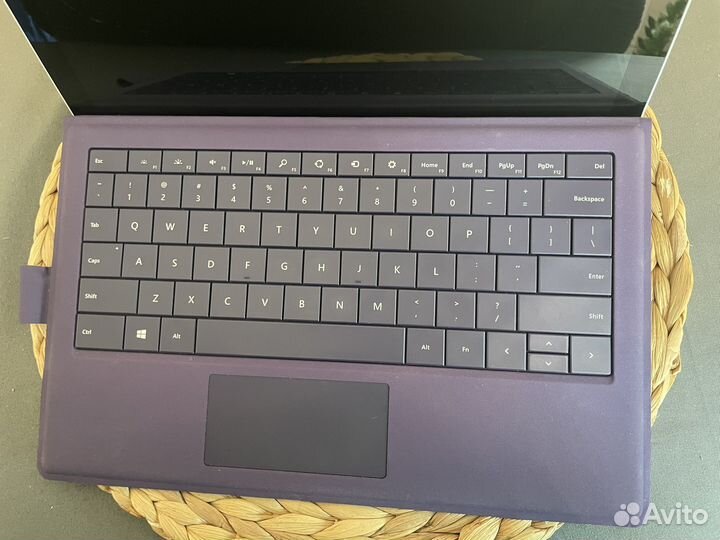 Microsoft Surface Pro 715 8/128