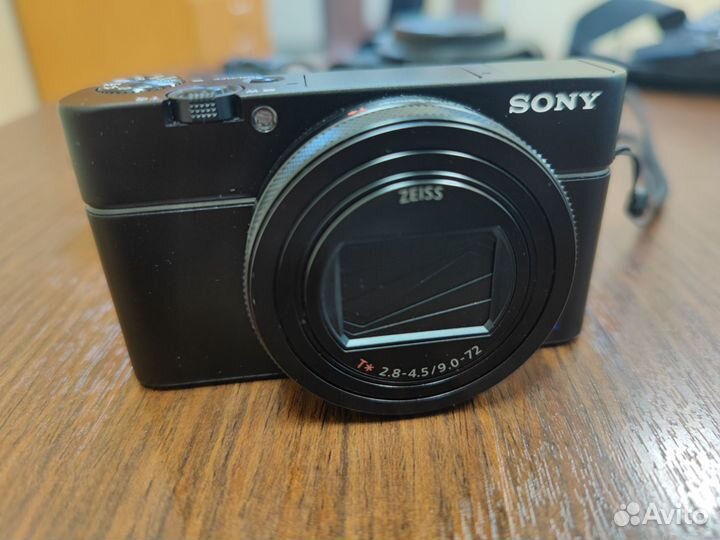 Sony DSC-RX100M7 VCT-SGR1