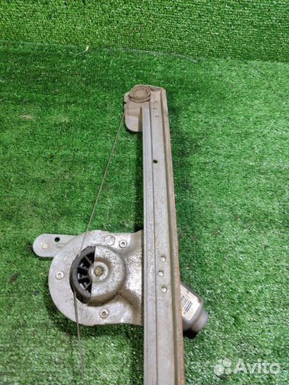 Стеклоподъемник передний правый Renault Logan