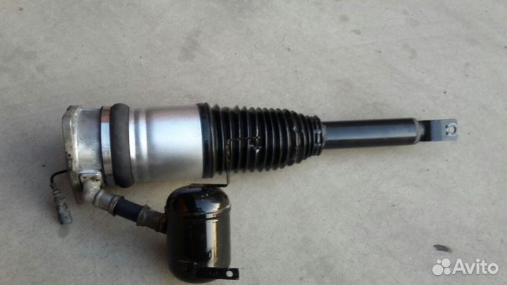 Амортизатор пневмоподвески задний лев Audi A8 D4