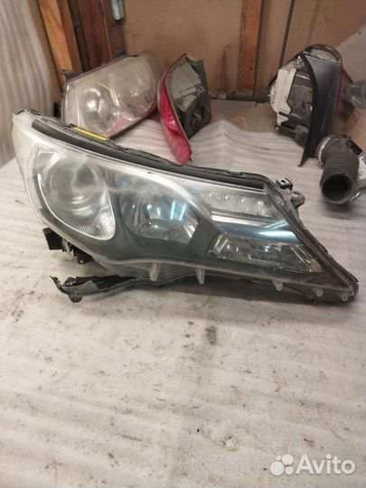 Донор Линза правой фары Rav4 40