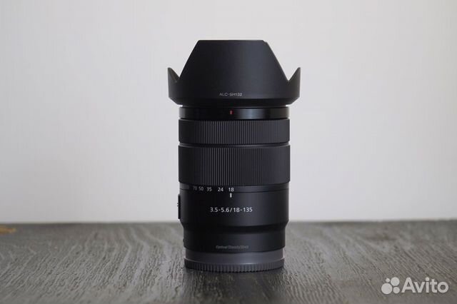 Объектив Sony E 18-135mm F3.5-5.6 OSS