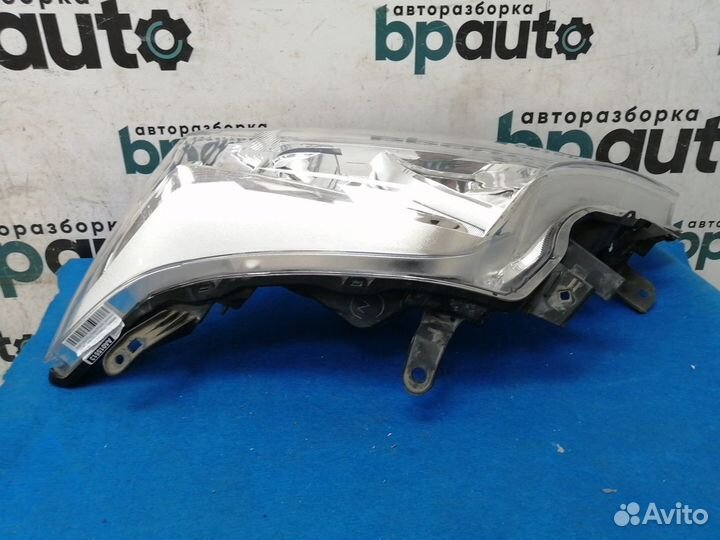Фара галоген левая 81170-60J00 Toyota Land Cruiser