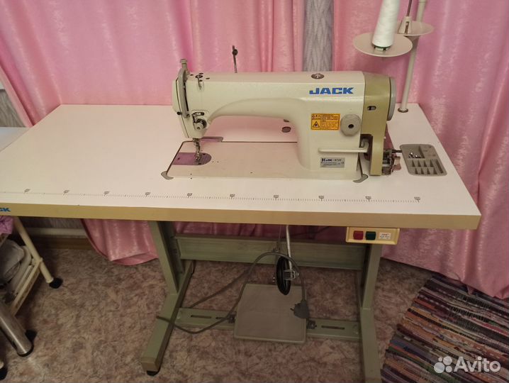 Продам швейную машину
