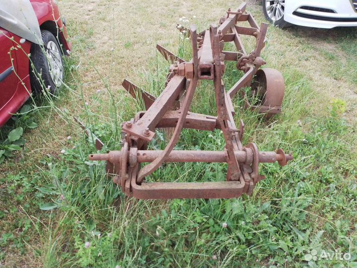 Плуг на трактор