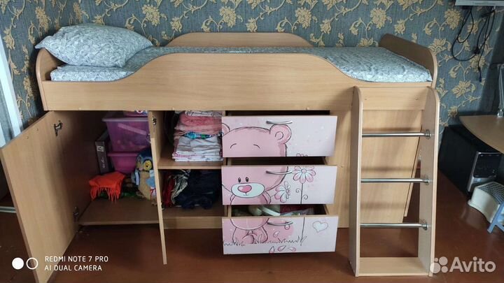 Детская кровать чердак со столом и шкафом бу