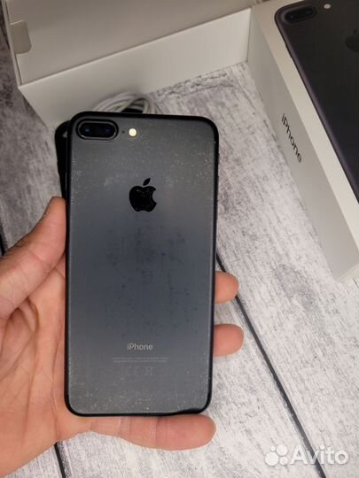 Мобильные телефон iPhone 7Plus 128gb