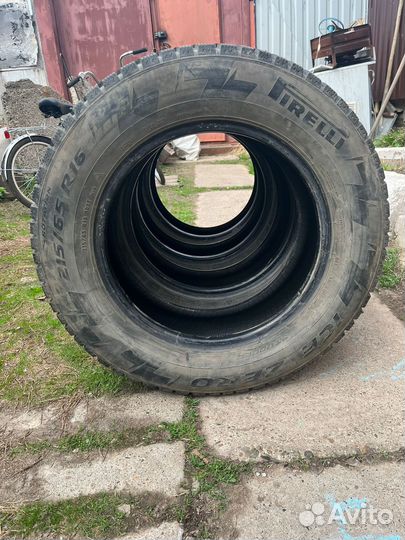 Pirelli Ice Zero 215/65 R16 102