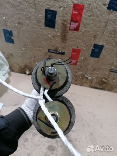 Амортизатор задний Mitsubishi Colt Z25A