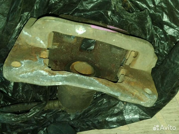 Суппорт Субару Форестер SG5 задний контрактный