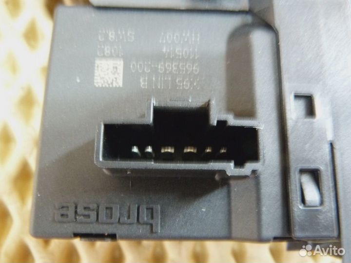 Моторчик стеклоподъемника передний левый Renault Megane III 2009-2016 (807310719R)