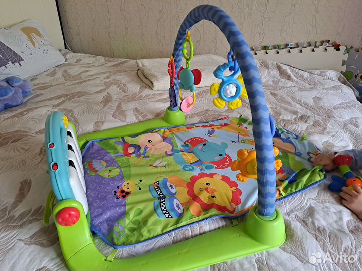 Развивающий коврик fisher price с пианино