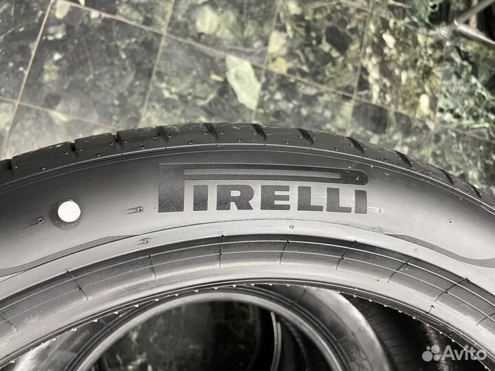 Pirelli P Zero PZ4 275/40 R21 107Y