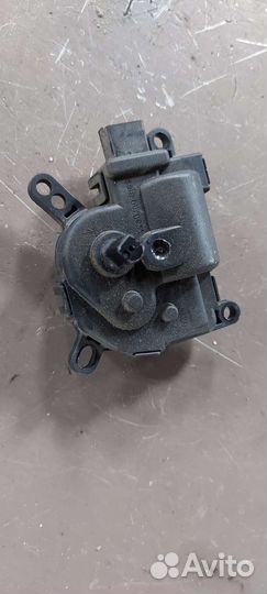 Сервопривод заслонки печки на Ford Fiesta