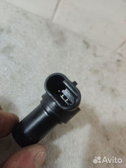 Датчик положения распредвала Ваз 2010-2012 8кл