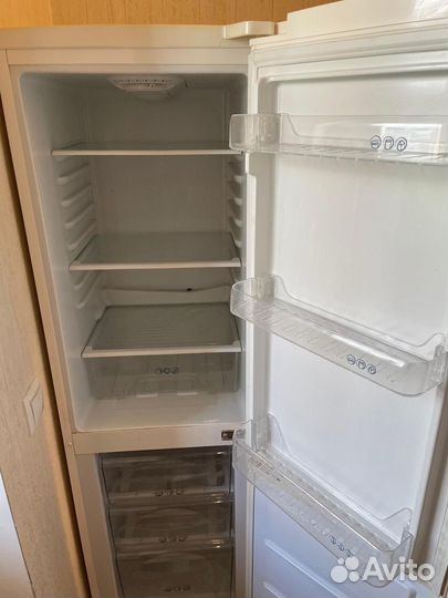 Холодильник shivaki