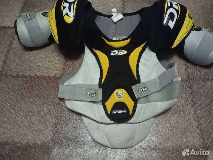 Нагрудник хоккейный