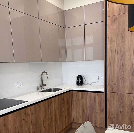 Кухня в потолок на заказ в