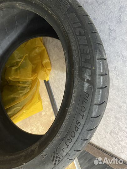 Michelin Pilot Sport 4 245/45 R17 95Y