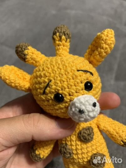 Вязаная игрушка Жирафик