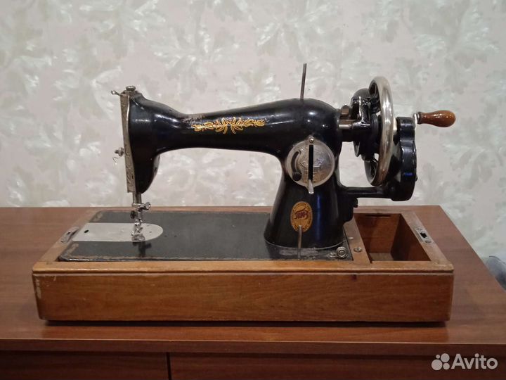 Швейная машина Подольск ручная