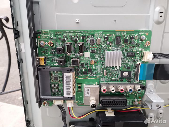 Телевизор Samsung UE32EH4000 (Разбор)(По запчастям