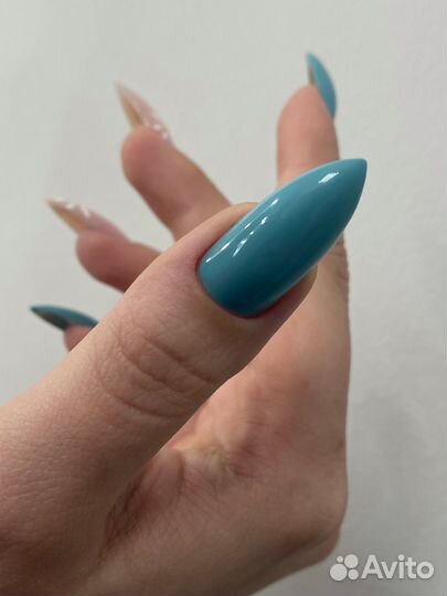 Модель на маникюр