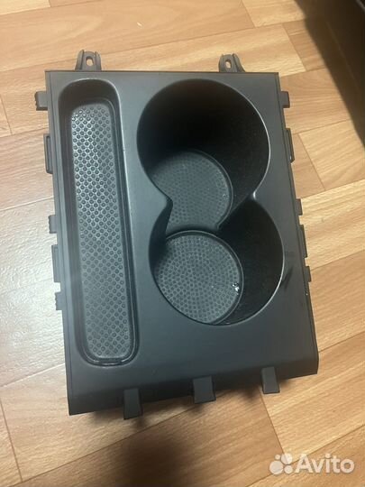 Центральная консоль с подлокотником VW Passat