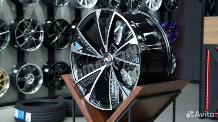 Литой диск в стиле Audi R18 5x112. Примерка