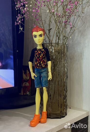 Кукла Монстер Хай Хит Бернс