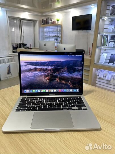 MacBook Pro 13 m1 8/256gb Silver