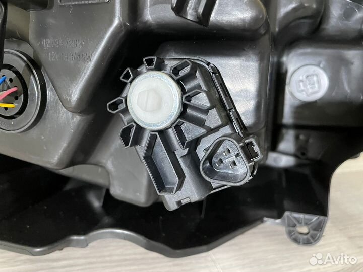 Isuzu D-Max 2018-2019 Фара передняя левая LED