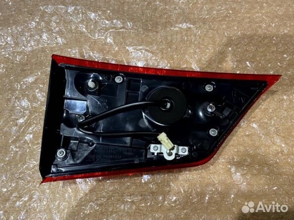 Фонарь в крышку багажника Mitsubishi Outlander 3