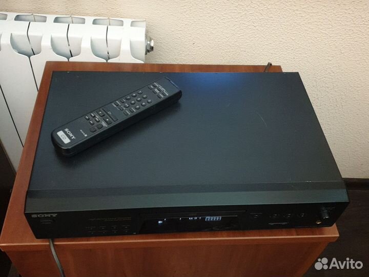 CD плеер sony CDP-XE570