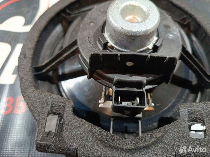 Динамик двери задний правый Honda Civic 8 5D FN