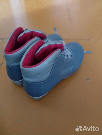 Лыжные ботинки 35 р