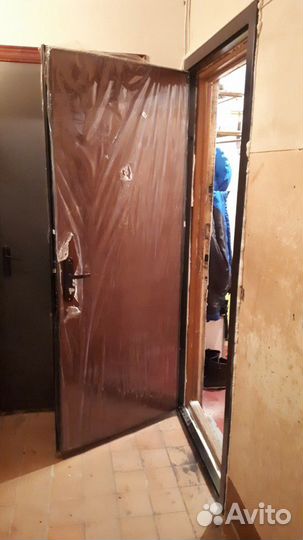 Входная дверь в тамбур,общежитие,на дачу