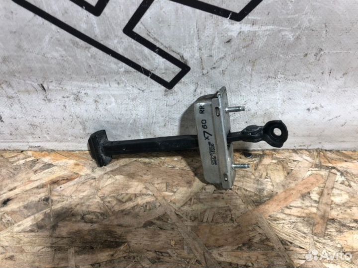 Ограничитель двери задний левый Jaguar Xe 1 До