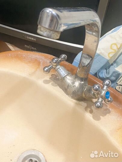 Раковина с тумбой