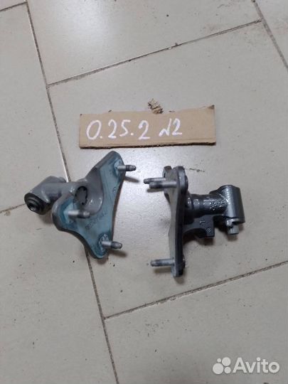 Петля двери mercedes c c205 coupe