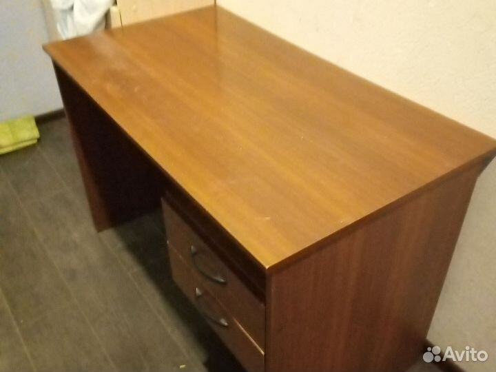 Письменный стол, компьютерный, школьный. 114 на 62