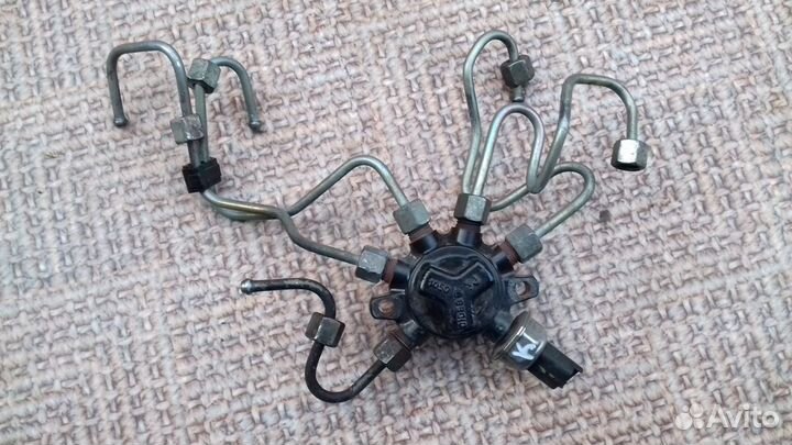 Топливная рампа 1.5 дизель К9К Kangoo 2005г