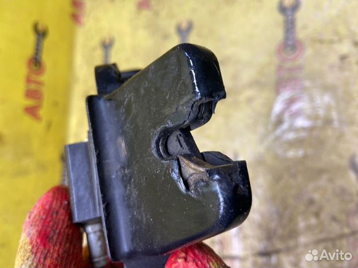 Замок багажника Nissan Fuga Y50 VQ35DE 2006