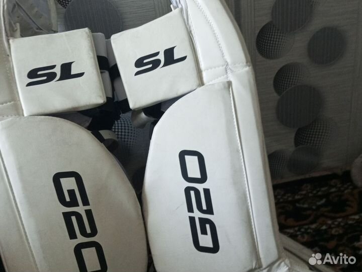 Щитки хоккейного вратаря 33+1 новые