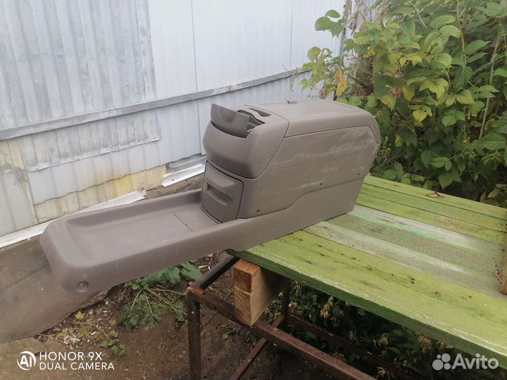 Подлокотник-органайзер между сидений lexus rx