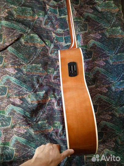 Электроакустическая гитара