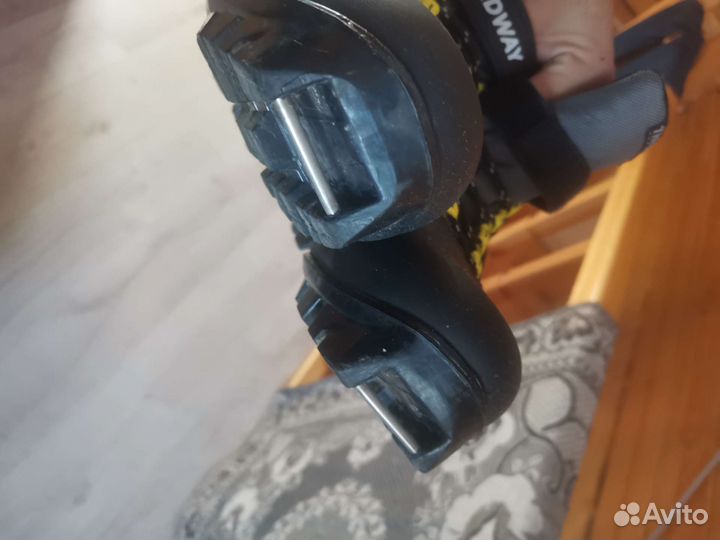 Лижные ботинки