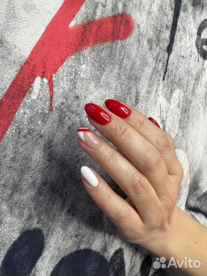 Маникюр и педикюр