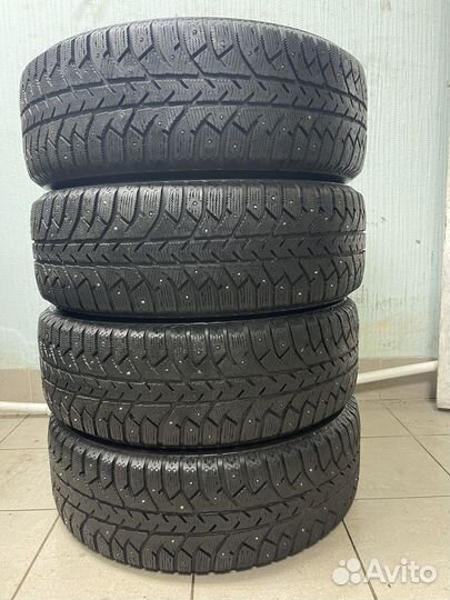 Bridgestone Ice Cruiser 7000 235/65 R17